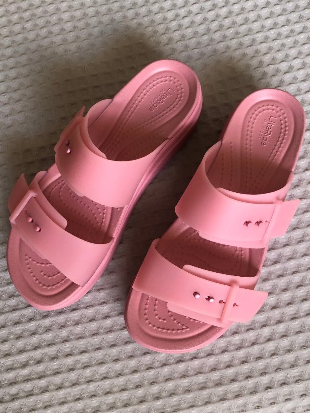 NEW Frosted Pink LiteRide CROCS Brooklyn Wedge with 2 Adjustable Straps - Size 7 - Picture 8 of 9
